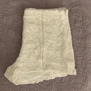 Highwaisted lace shorts